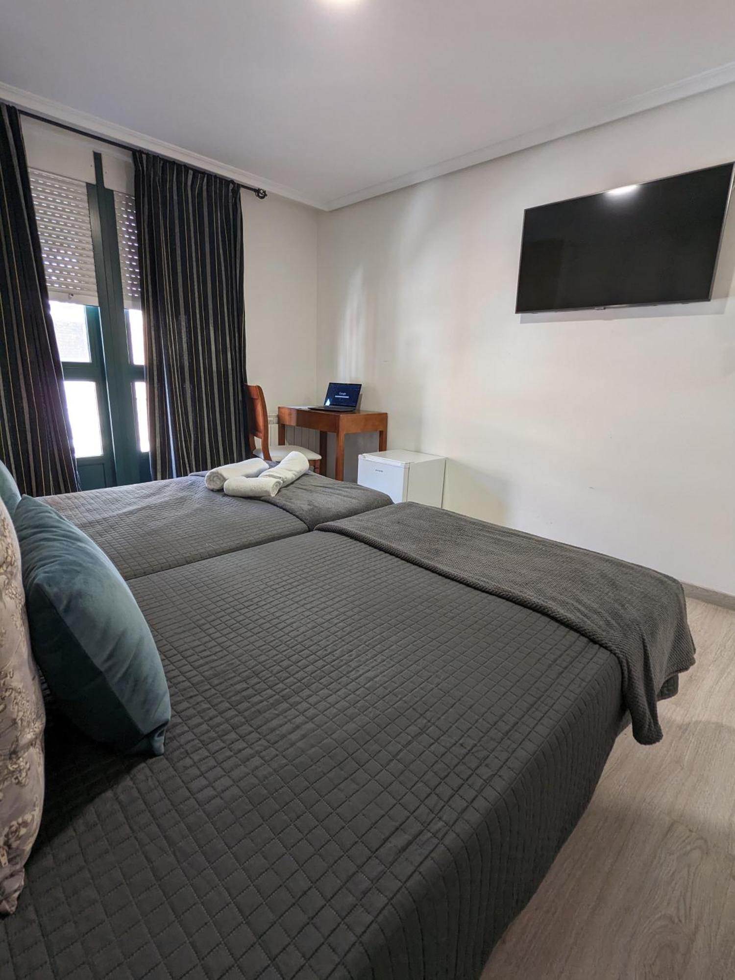 H. O Lar Hotel O Barco de Valdeorras Ngoại thất bức ảnh