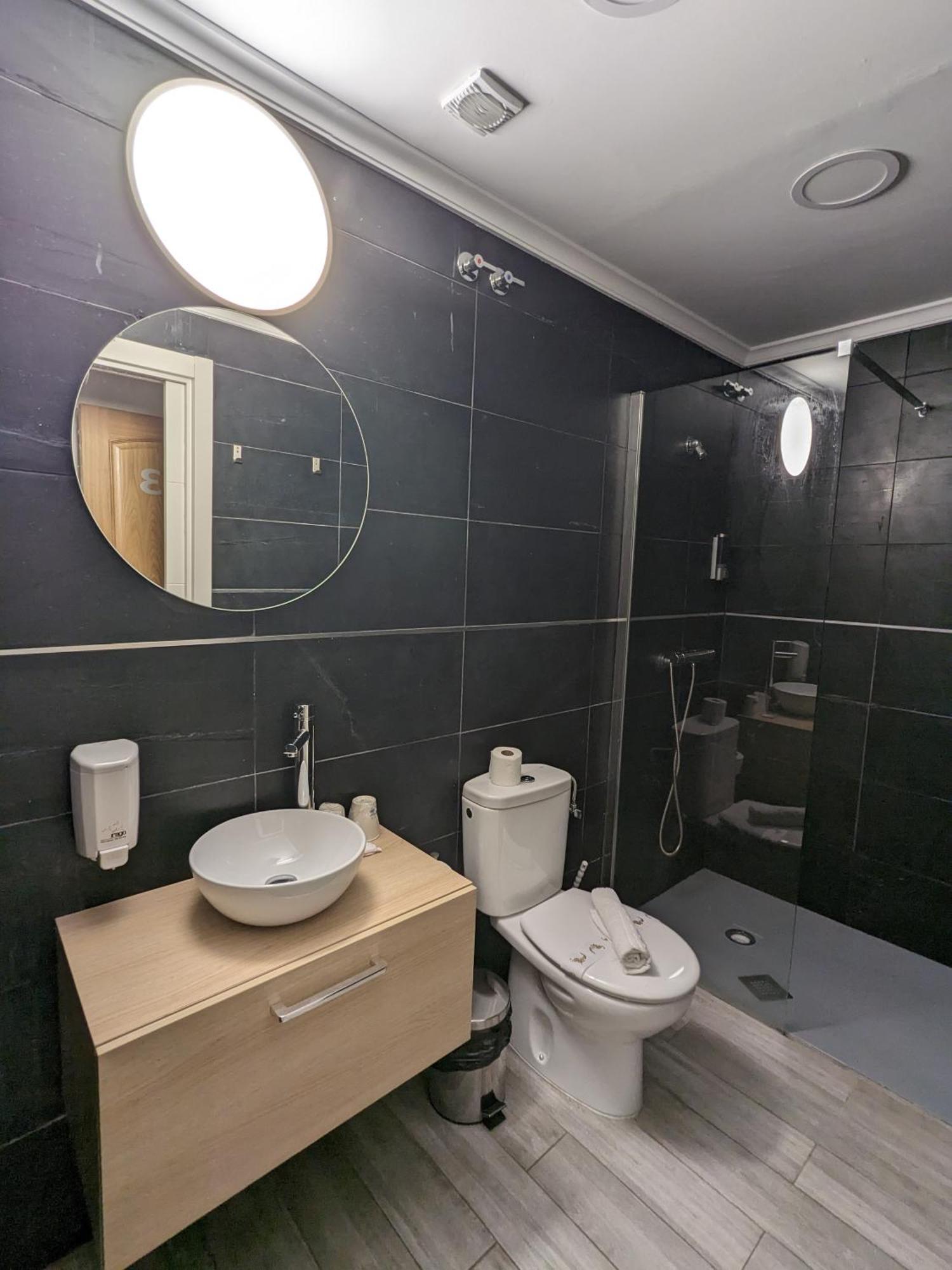 H. O Lar Hotel O Barco de Valdeorras Ngoại thất bức ảnh