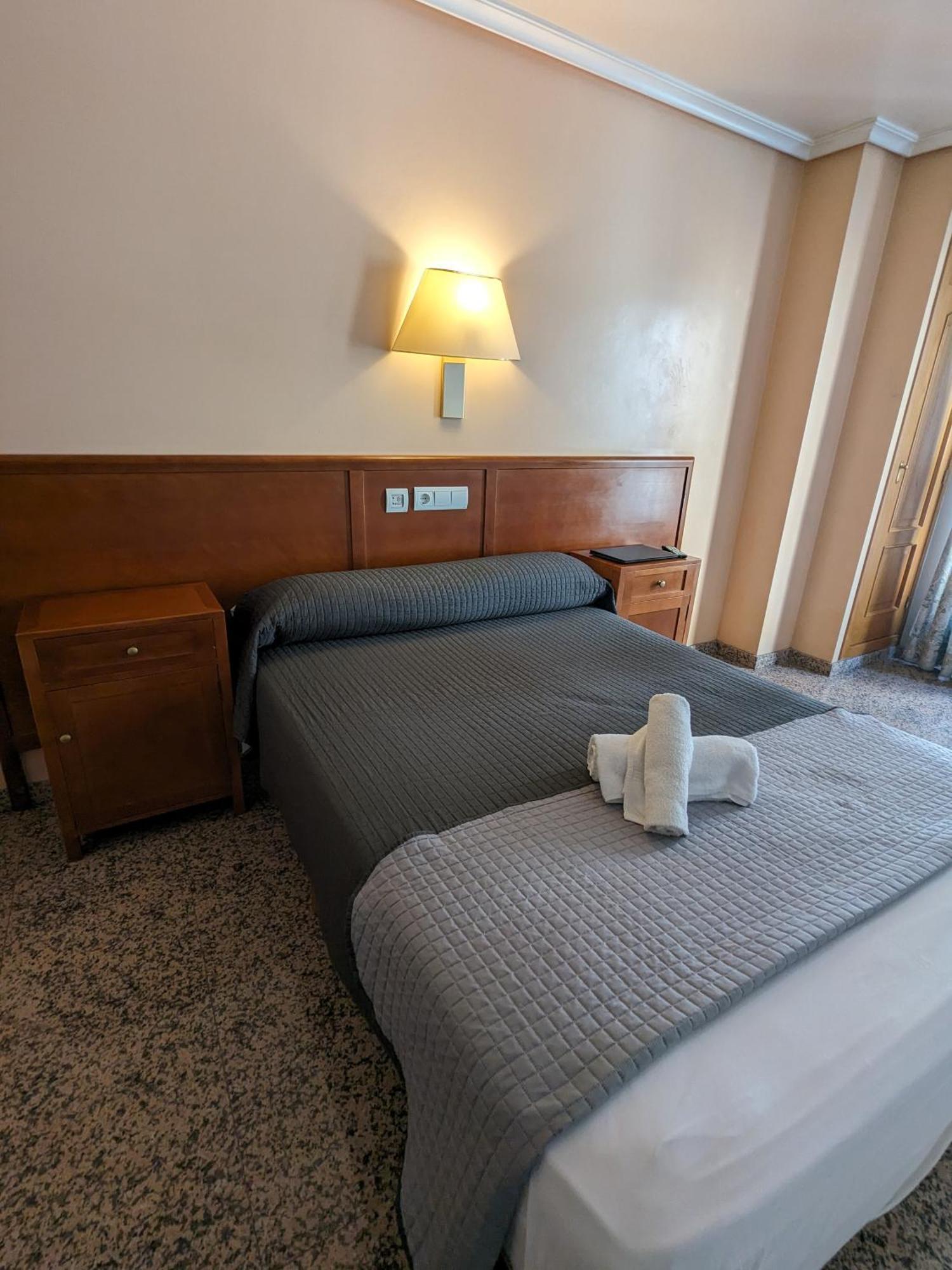 H. O Lar Hotel O Barco de Valdeorras Ngoại thất bức ảnh